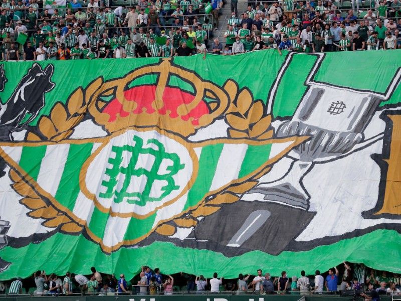 La junta directiva del Real Betis avisa Santiago