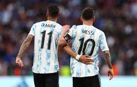 Messi quiere invertir en Newell´s mientras analiza su regreso.