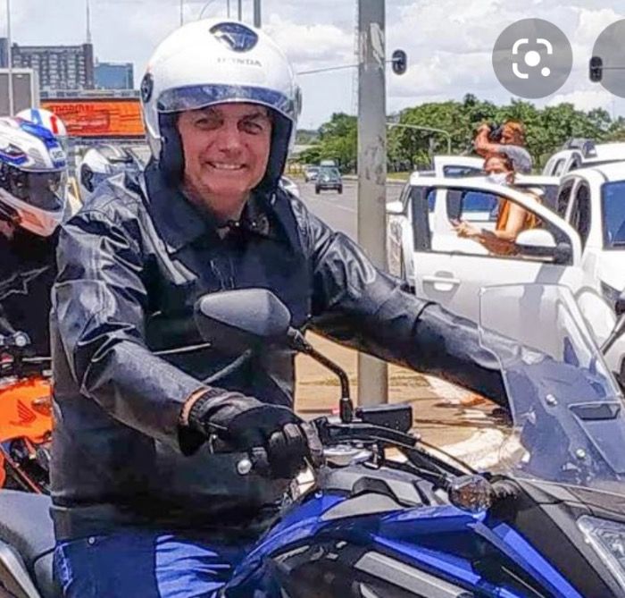 Bolsonaro “motoqueiro “desiste da presidência